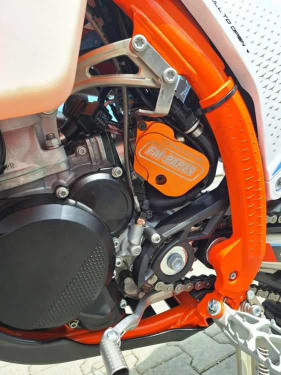 fm-parts-oslona-czujnika-tps-ktm-husqvarna-exc-te.jpg